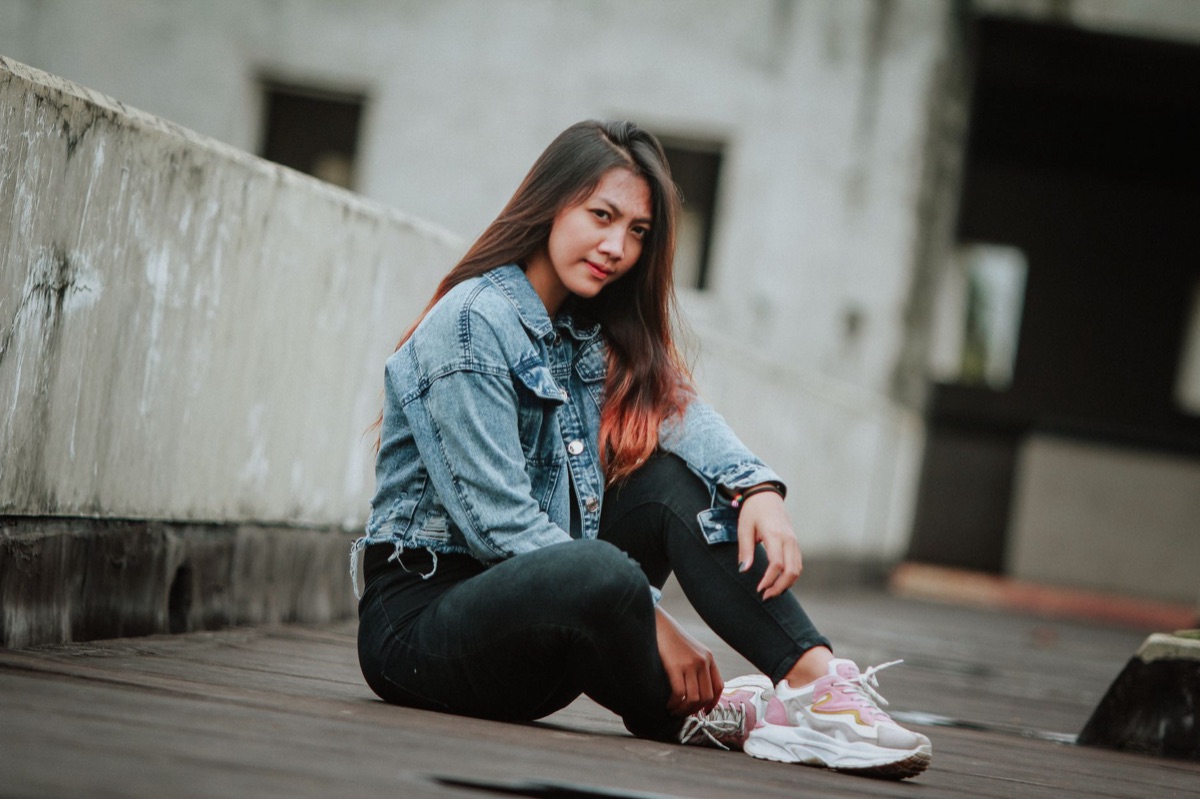 Filipino influencer in urban setting