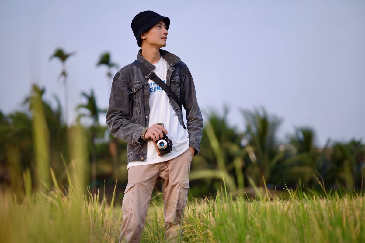 Filipino YouTuber in foreign country with camera